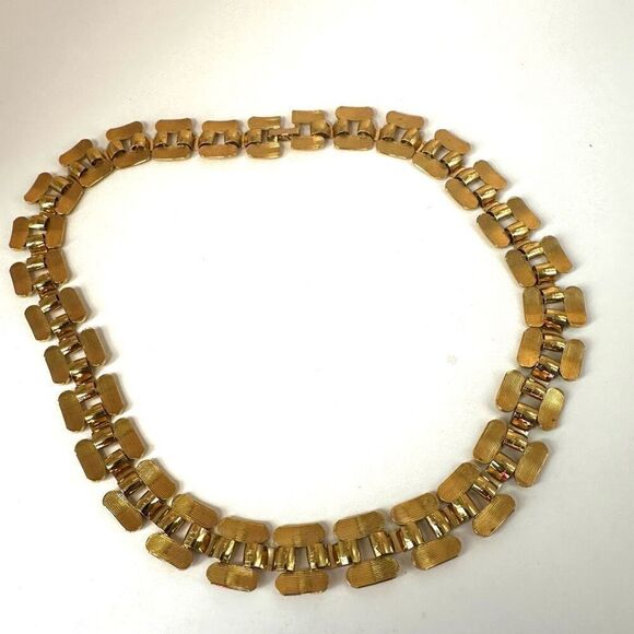 Gold tone link necklace - Picture 7 of 8